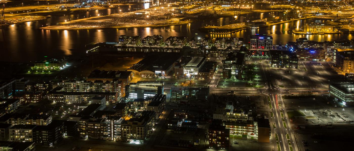 Malmö ovanifrån på natten